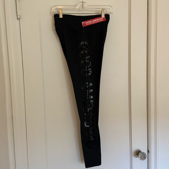 Good American “The Core Power Legging” in black - Picture 4 of 10